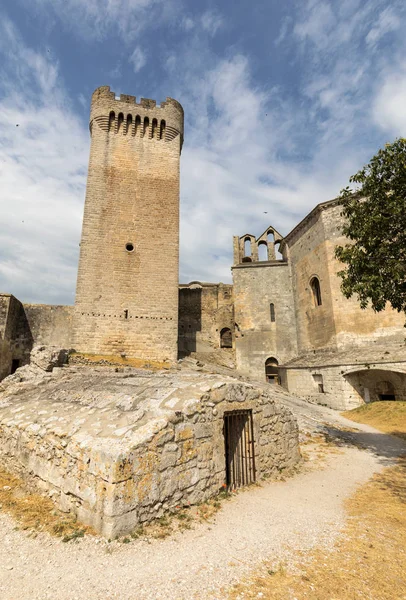  Arles, Fransa yakınlarındaki Montmajour 'da Aziz Peter Manastırı