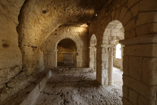 Romanska kapellet St. Peter i Montmajour Abbey nära Arles, Frankrike — Stockfoto