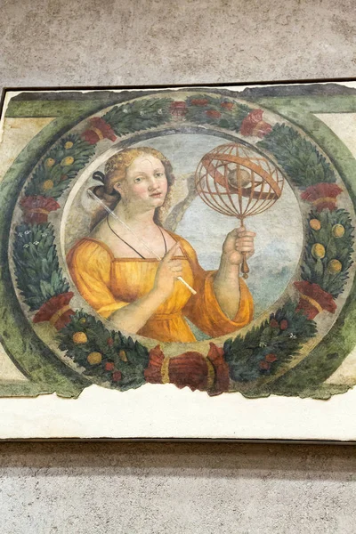 A Castelvecchio Múzeum csillagászati allegóriája. Verona, Olaszország — Stock Fotó