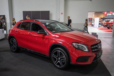  Krakow Moto fuarında Mercedes Gla görüntülenir. Polonya. Katılımcı otomotiv sektörünün en ilginç yönleri mevcut