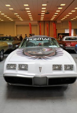 Moto Show Krakow 3rd edition, görüntülenen Pontiac Trans Am. Polonya. Katılımcı otomotiv sektörünün en ilginç yönleri mevcut
