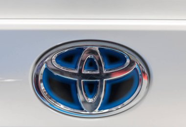 Toyota metac logo closeup Moto Show Cracow Polonya 3rd edition, görüntülenen Toyota araba. Katılımcı otomotiv sektörünün en ilginç yönleri mevcut