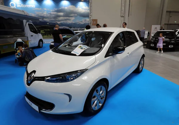 Renault Zoe Moto Show Cracow Polonya nde sergilenmektedir. Katılımcı otomotiv sektörünün en ilginç yönleri mevcut