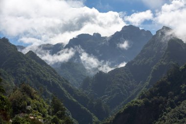 Pico yapmak Arieiro görülen Balcoes bakış açısı, Ribeiro Firo, Madeira, Portekiz