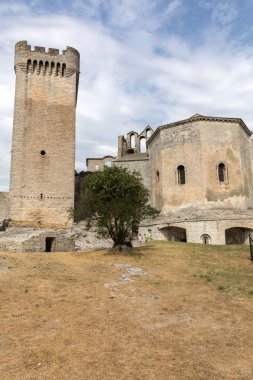  Arles, Fransa yakınlarındaki Montmajour 'da Aziz Peter Manastırı