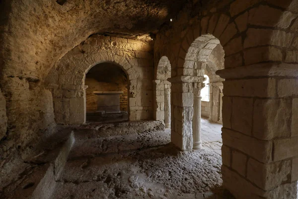 Romanska kapellet St. Peter i Montmajour Abbey nära Arles, Frankrike — Stockfoto