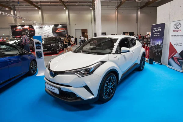 Toyota C - Hr Hybrid Moto Show Cracow Polonya nde sergilenmektedir. Katılımcı otomotiv sektörünün en ilginç yönleri mevcut