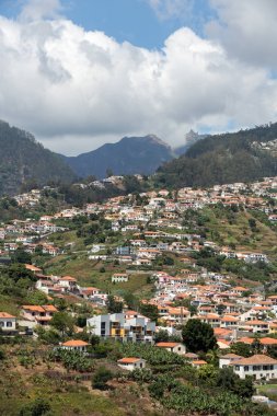 Panoramik Funchal, Madeira Adası üzerinde. Portekiz