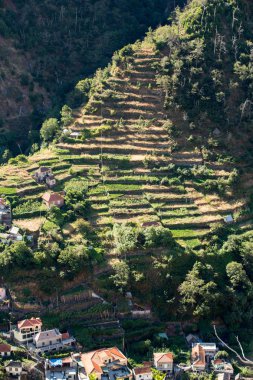 Güneye doğru--dan belgili tanımlık geçmek Boca da Encumeada Madeira görüntülemek