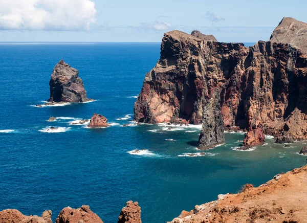 Portekiz 'in Madeira şehrinin doğusundaki Ponta de Sao Lourenco' da güzel bir manzara.. — Stok fotoğraf
