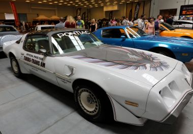  Moto Show Krakow 3rd edition, görüntülenen Pontiac Trans Am. Polonya. Katılımcı otomotiv sektörünün en ilginç yönleri mevcut