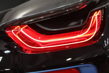 bir arabanın arka ışıklar