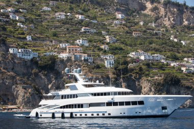 Lüks motoryat Positano, Campania yakınındaki Amalfi sahilinde Kiralık kaliteli temiz. İtalya