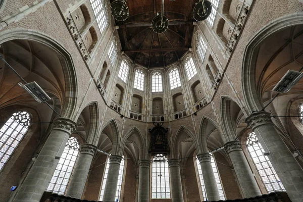 Intérieur de l'église Saint-Laurent (Grote Kerk ou Grande Église) à Alkmaar, Pays-Bas — Photo