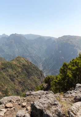 Belgili tanımlık geçmek Boca da Encumeada Madeira görüntüleyin. Portekiz