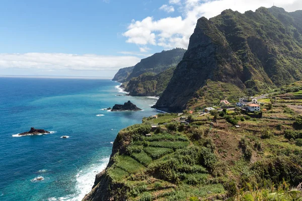 Miradouro sobre a costa norte da Madeira, Portugal — Fotografia de Stock