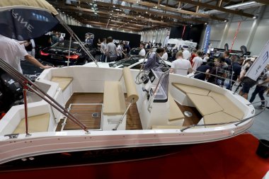 Moto Show Cracow Polonya 4rd baskısı. Katılımcı otomotiv sektörünün en ilginç yönleri mevcut