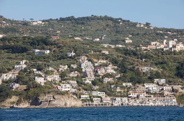 Vista da Costa Amalfitana entre Sorrento e Positano. Campania. Itália — Fotografia de Stock