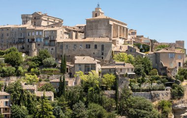 Gordes 'in ortaçağ tepe kasabası. Provence. Fransa.