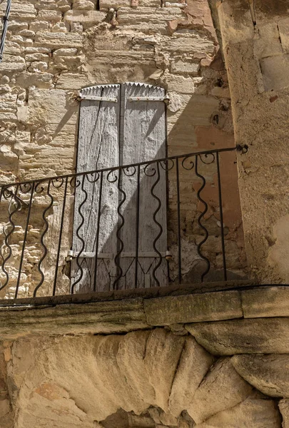 Typiska gamla stenhus i Gordes by, Vaucluse, Provence, Frankrike — Stockfoto