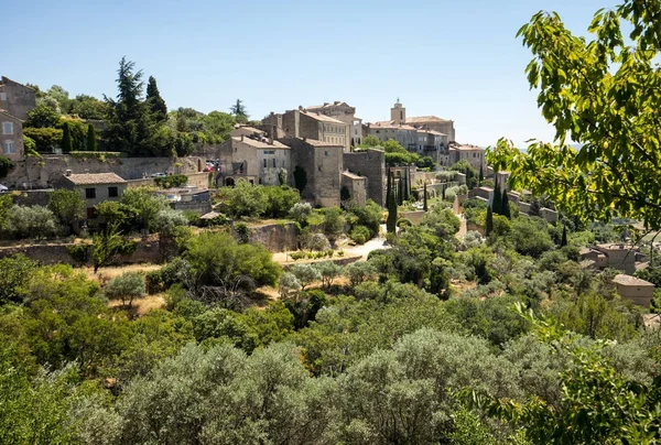 Gordes 'in ortaçağ tepe kasabası. Provence. Fransa.