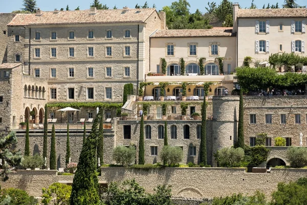 Středověké horské město Gordes. Provence. Francie. — Stock fotografie