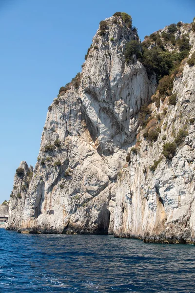 View from the boat on the cliff coast of Capri Island, Italy — Stock Photo, Image