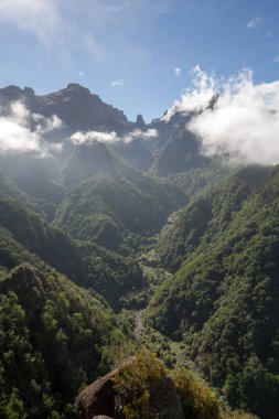 Pico yapmak Arieiro görülen Balcoes bakış açısı, Ribeiro Firo, Madeira, Portekiz