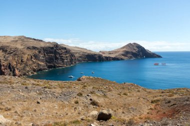 Portekiz 'in Madeira şehrinin doğusundaki Ponta de Sao Lourenco' da güzel bir manzara.