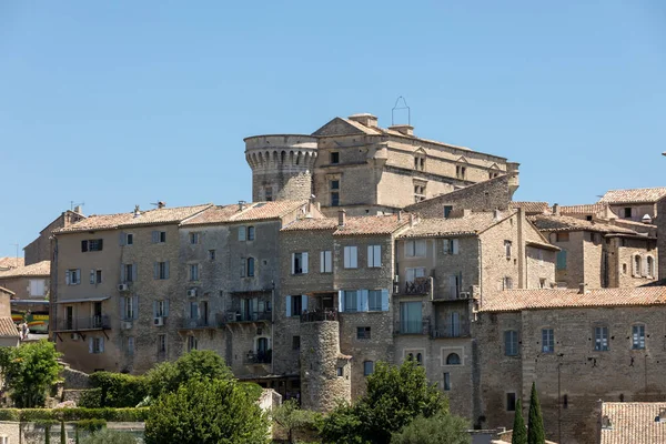 Středověké horské město Gordes. Provence. Francie. — Stock fotografie