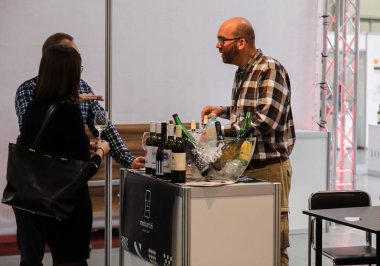 Uluslararası şarap ticaret Cracow içinde adil Enoexpo. Dünyanın her yerinden gelen şarap üreticilerinden ithalatçılar Distribütörler ve temsilcileri ile tanışın. Cracow. Polonya