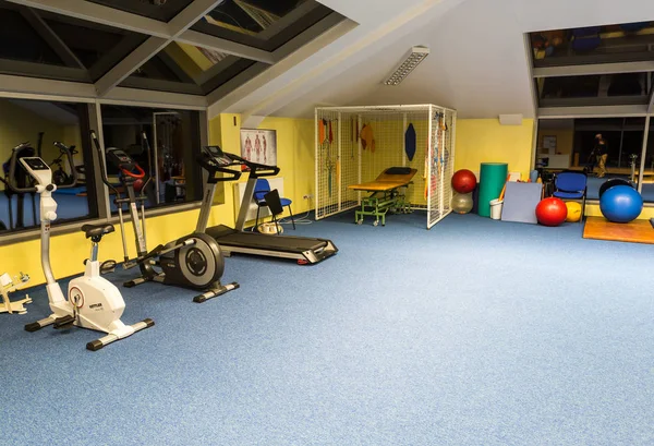 Wisla, Polonya - 23 Ekim 2105: Spor salonu ve fitness Rehabilitasyon merkezinde Engelli odası Wisla, Polonya