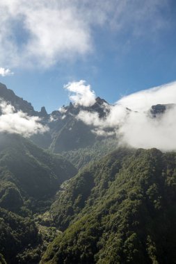 Pico yapmak Arieiro görülen Balcoes bakış açısı, Ribeiro Firo, Madeira, Portekiz