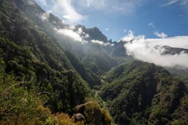 Pico yapmak Arieiro görülen Balcoes bakış açısı, Ribeiro Firo, Madeira, Portekiz