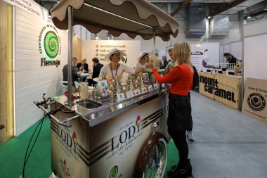 Cracow Polonya - 16 Kasım 2017: Pavilion Gastrofood - Ticaret Fuarı için yiyecek ve içecekler Cracow, Catering için dondurma üreticisi. Polonya