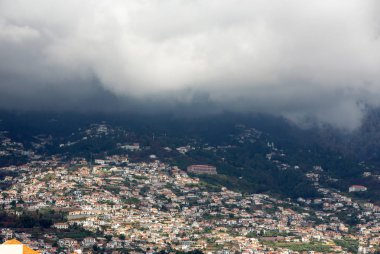 Panoramik Funchal, Madeira Adası üzerinde. Portekiz