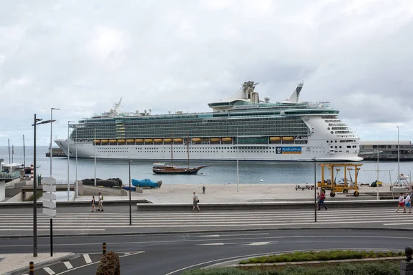 Funchal Madeira Portugal September 2016 Cruise Ship Docked Port Funchal — Stock Photo, Image