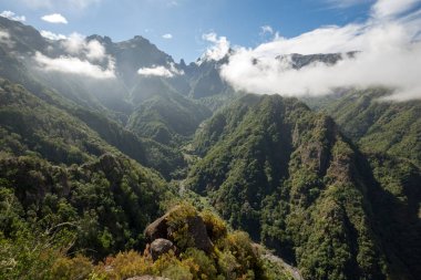 Pico yapmak Arieiro görülen Balcoes bakış açısı, Ribeiro Firo, Madeira, Portekiz