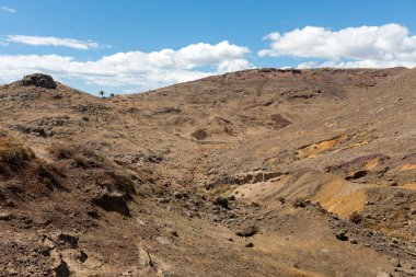 Portekiz 'in Madeira şehrinin doğusundaki Ponta de Sao Lourenco' da güzel bir manzara.
