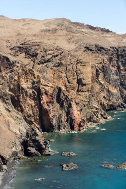Portekiz 'in Madeira şehrinin doğusundaki Ponta de Sao Lourenco' da güzel bir manzara.