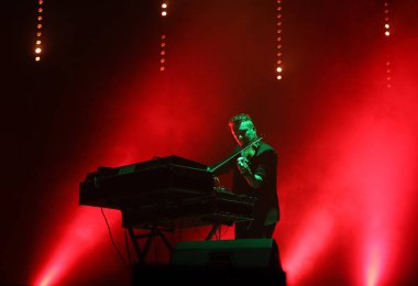 Gorlice, Polonya - 15 Haziran 2017: Tomasz Mrenca uluslararası multimedya sunum - ortam Festivali canlı. Gorlice. Polan