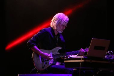 Gorlice, Polonya - July14 2017: Eivind Aarset uluslararası multimedya sunum - ortam Festivali canlı. Gorlice. Polan