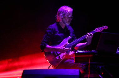 Gorlice, Polonya - July14 2017: Eivind Aarset uluslararası multimedya sunum - ortam Festivali canlı. Gorlice. Polan