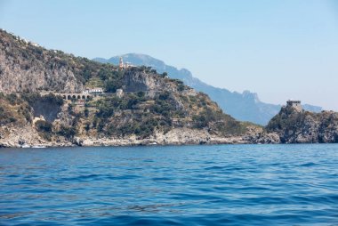 Amalfi Coast Positano ve Amalfi arasında bir görüntü. Campania. İtalya