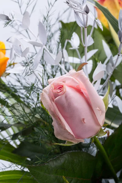 Detailní Záběr Kytice Květiny Žluté Růžové Růže — Stock fotografie
