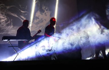 Gorlice, Polonya - 14 Temmuz 2017: Suç ortağı ilişki uluslararası multimedya sunum - ortam Festivali canlı. Gorlice. Polan