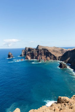 Portekiz 'in Madeira şehrinin doğusundaki Ponta de Sao Lourenco' da güzel bir manzara.