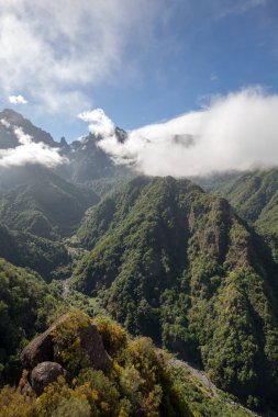 Pico yapmak Arieiro görülen Balcoes bakış açısı, Ribeiro Firo, Madeira, Portekiz