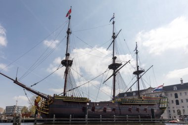 Amsterdam, Hollanda - 20 Nisan 2017: Hollanda Doğu Hindistan Şirketi kopyası 'Amsterdam', Amsterdam, Hollanda Ulusal Denizcilik Müzesi demirleyen gemi