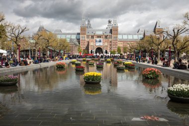 Amsterdam, Hollanda - 20 Nisan 2017: büyük tekerlek üzerinde Koninginnedag Dam Square Amsterdam Hollanda 